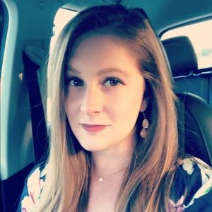 Meet your Posher, Lauren